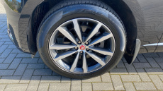 Jaguar F-Pace 2.0 D200 R-Dynamic SE 5dr Auto AWD Diesel Estate